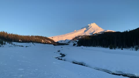 Snowy Winding White River – Mount Hood – Oregon – 4K