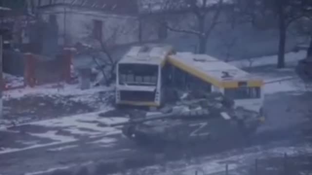 T-72B3 UBH firing at the positions of Ukrainian troops in the city of Mariupol