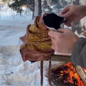 Shorts - Helping Hand