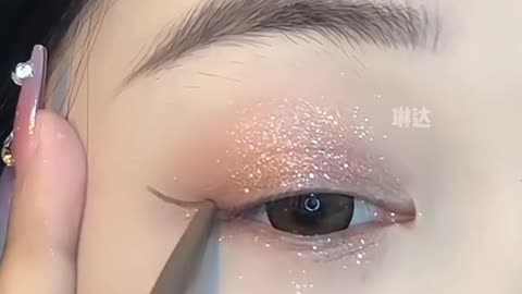 Glitter use eyes ☄☄☄☄