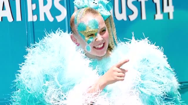 JoJo Siwa stars in new Facebook show