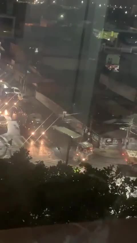 "BRASIL" EL EJÉRCITO SE DIRIGE A RÍO DE JANEIRO POR FRAUDE ELECTORAL EFECTUADO POR LULA Y ZAPATERO.