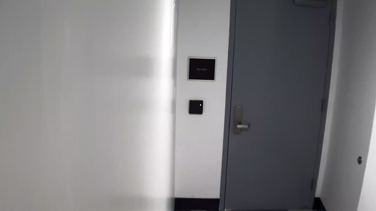 6144RHOBG2G201ABStairwayLobbyEntry_2021-01-06_06h00min01s850ms.mp4