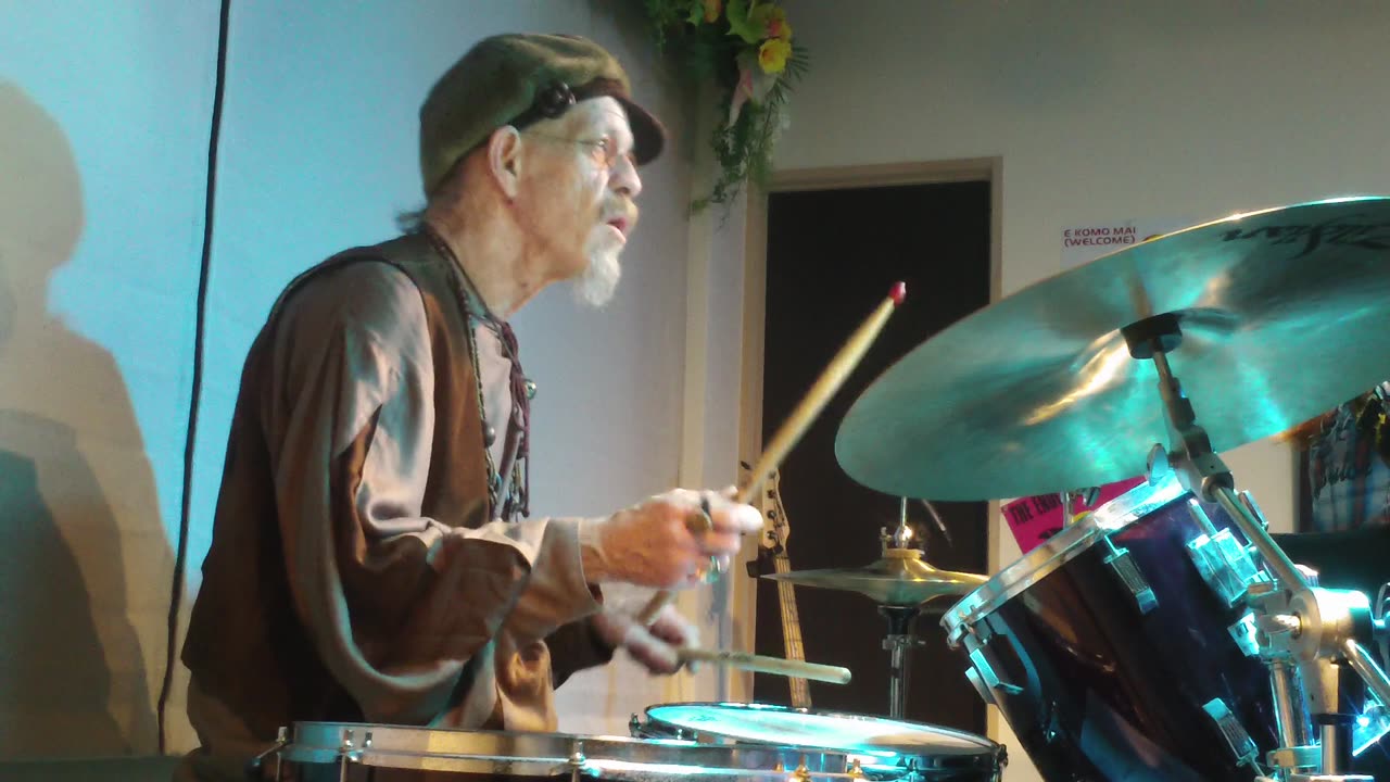 Dr. Swing AKA George Edwards just passed away last week. (Live Show)