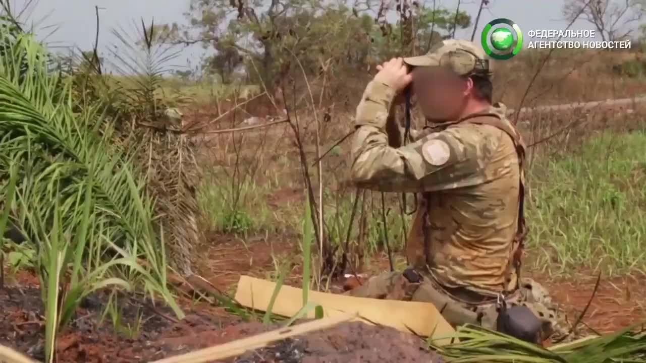 Video of a UN military convoy and a Russian private military contractor sniper team overlooking the