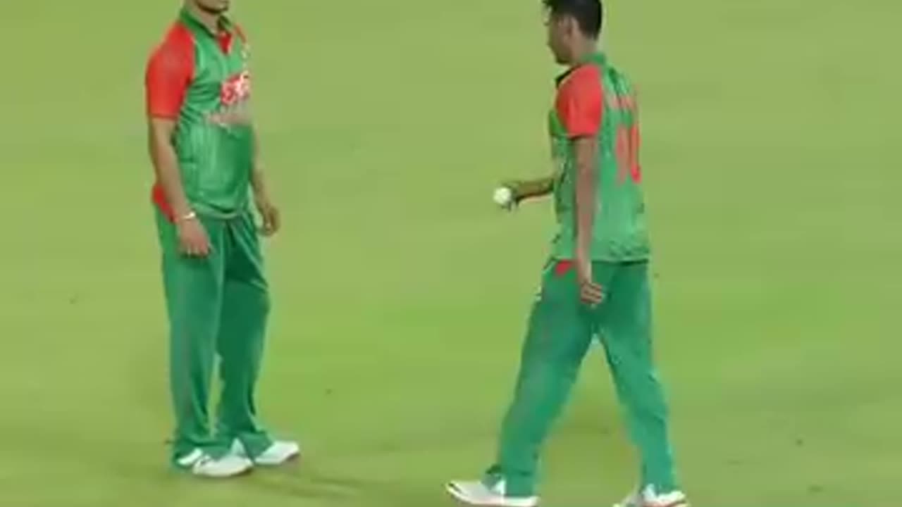 Dhoni vs Mustafizur epic fight