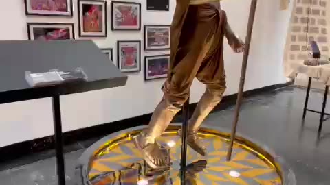 Mahatama Gandhi kinetic structure