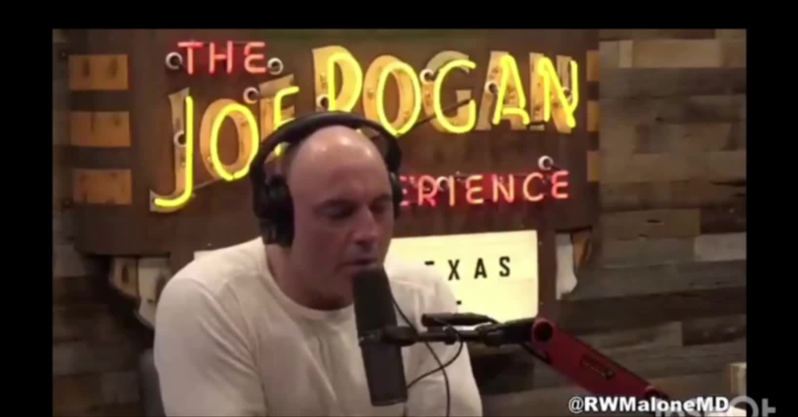 Dr. Robert Malone on Joe Rogan- They Are Deceiving Us About Omicron