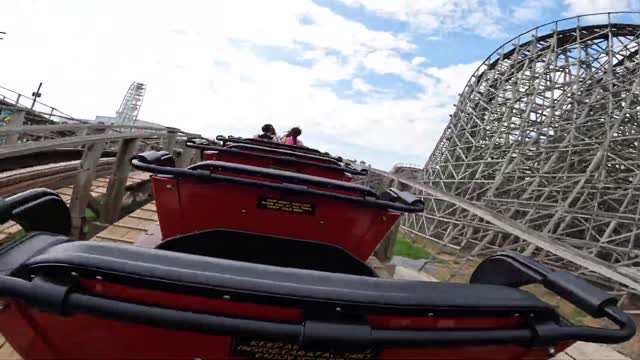 BACK ROW Lightning Racer POV Hersheypark Racing Roller Coaster