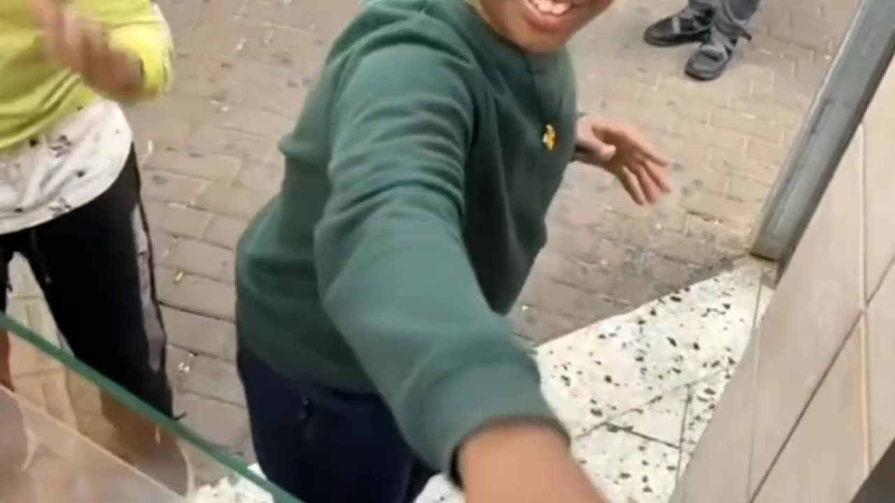 Boy wanted dance but the seller