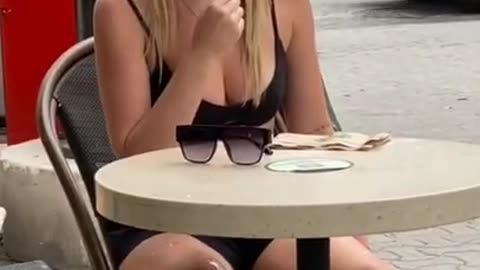 BLIND PERSON PRANKK!! 🤣🤣