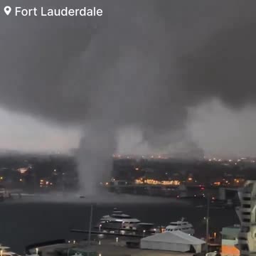 🚨BREAKING: A Large Tornado touches down on the ground in the area of Fort Lauderdale