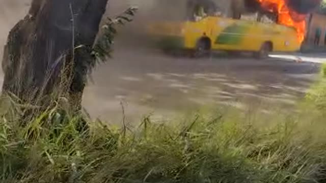 Incendio de una buseta en Bucaramanga