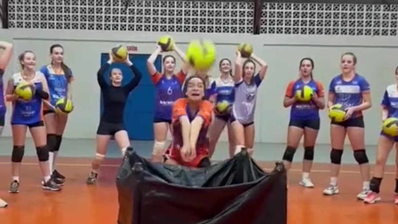 This looks fun 😂 (via @V_VMh) #volleyball #funny #volley #practice