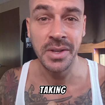 Delta Airlines Employee Goes Viral