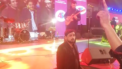 Atif Aslam live concert sing song