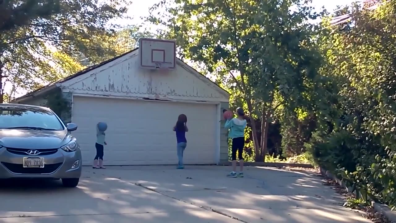 Girl's Basketball