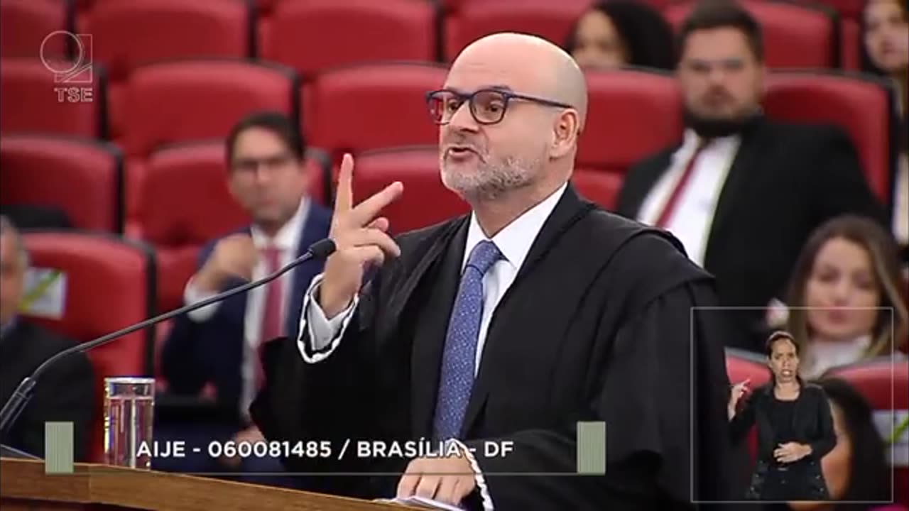 Dr Tarcísio, advogado de Bolsonaro desmonta narrativa do PDT