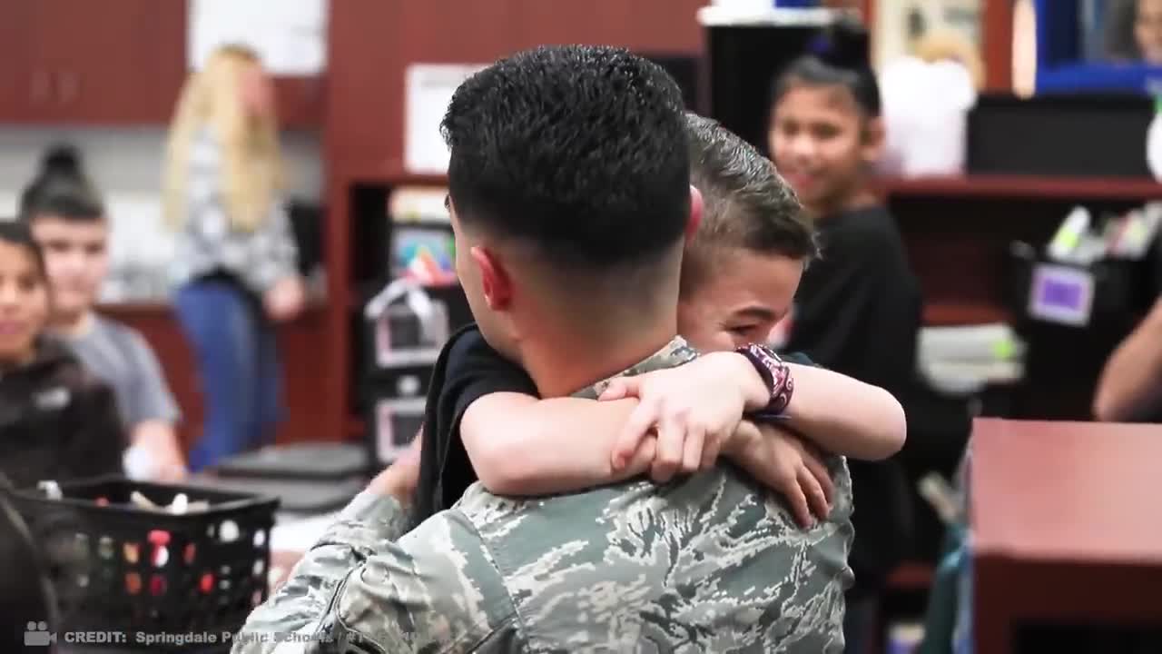 Soldiers Coming Home Surprise