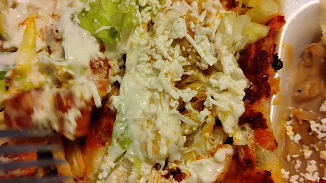 Enchiladas Con Pollo en Espanol.. Estilo Mexicana