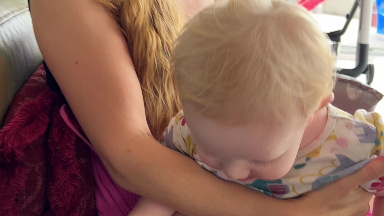 AFTERNOON KOALA-HOLD BREASTFEED//