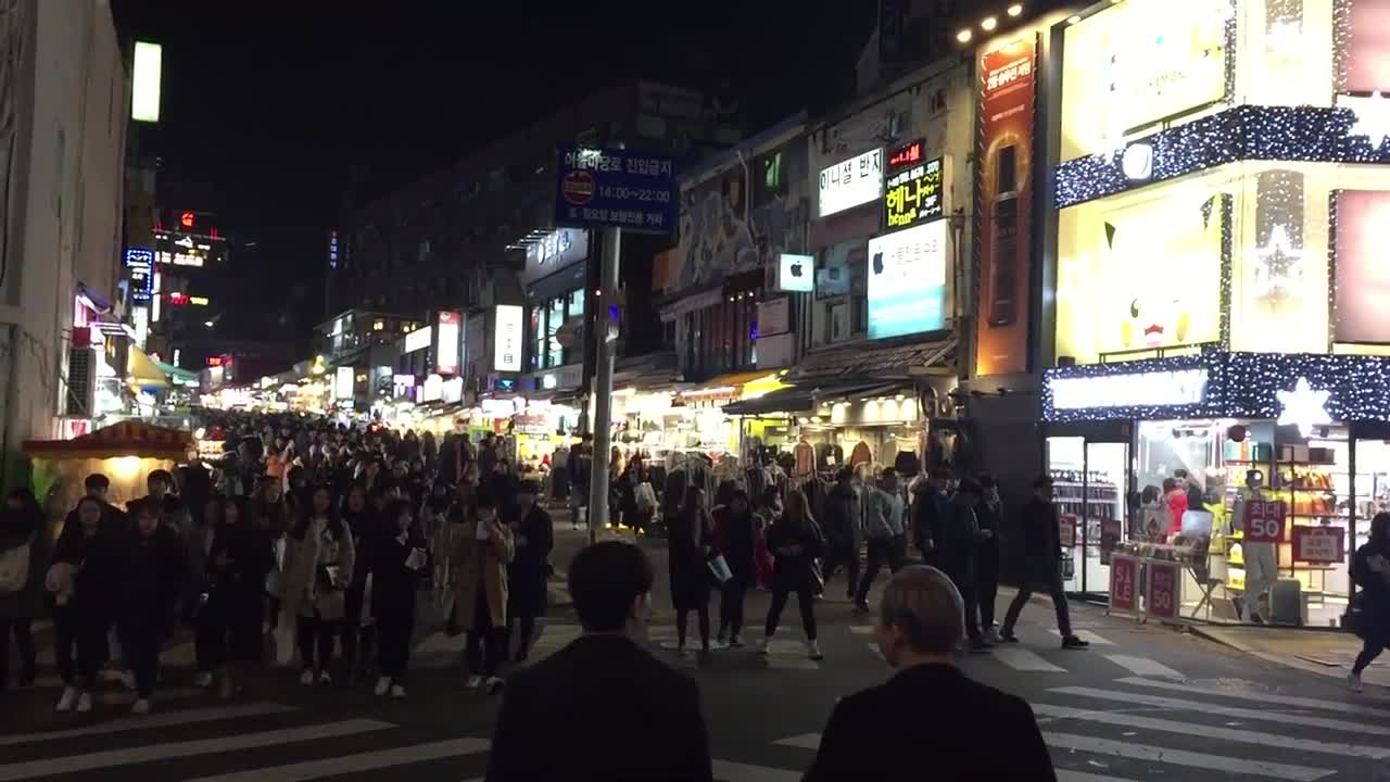 20 Second Korea: Night time in Hongdae (홍대 밤)