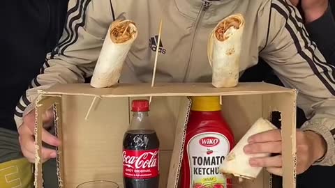 C’est le pire mélange jamais fait mdrr Coca et wrap qui fait ca 😡😂