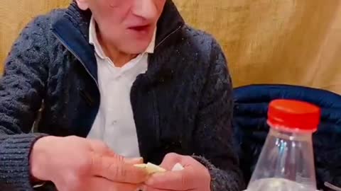 Compilation drôle en mangeant