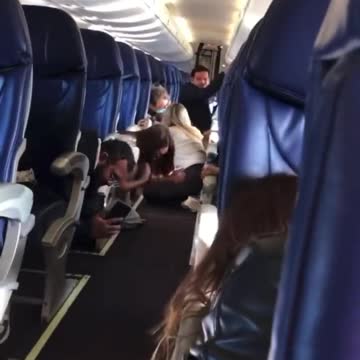 Armed groups attacked the Culiacán International Airport