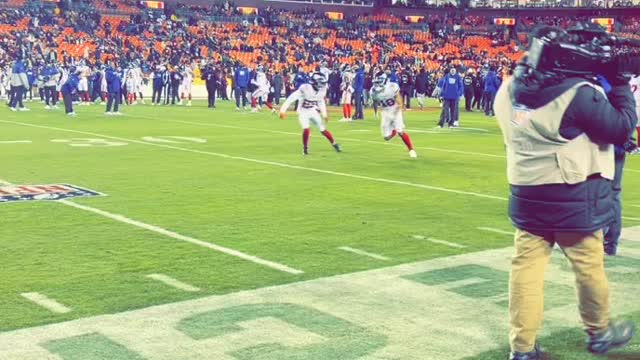 Isiah Hodgins in warm ups