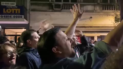 ARGENTINA: PROTESTAS y CACEROLADAS a FAVOR y en CONTRA de CRISTINA FERNÁNDEZ de KIRCHNER | RTVE