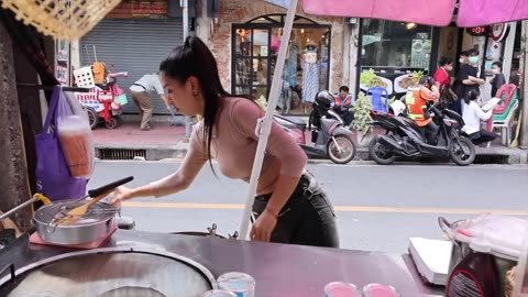 Puy Roti Lady! The Most Popular Roti Lady in Bangkok