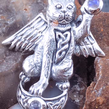 Angel Cat Pendant: A Celtic Tribute to Feline Friends