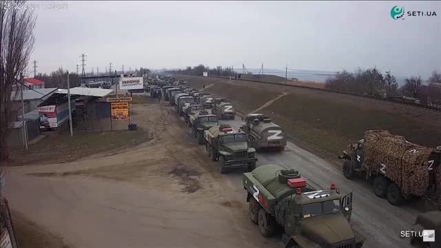 Russian forces pound Ukraine for third day