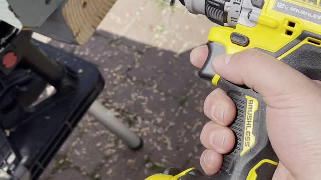 Power tools, dewalt lThe Dewalt installation