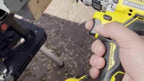 Power tools, dewalt lThe Dewalt installation