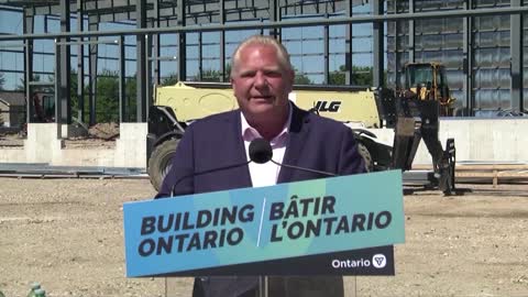 Ontario Premier swallows bee on camera