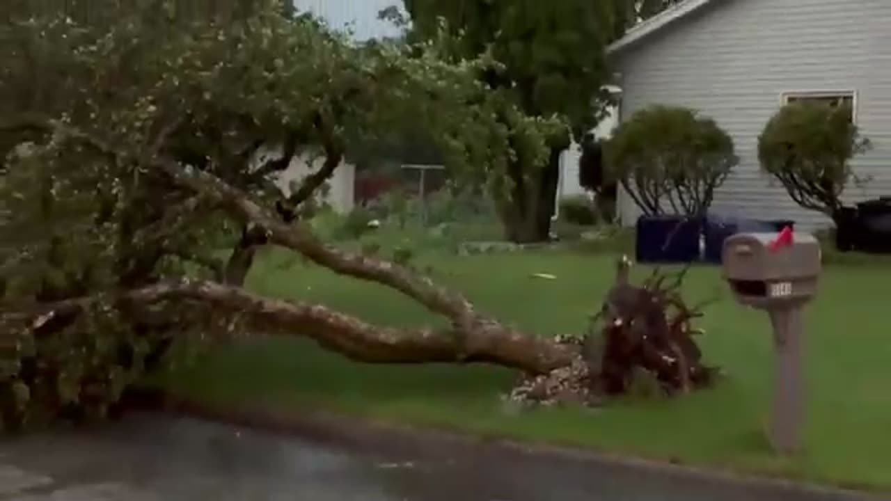 Video shows Tornado damage in Janesville, Wisconsin