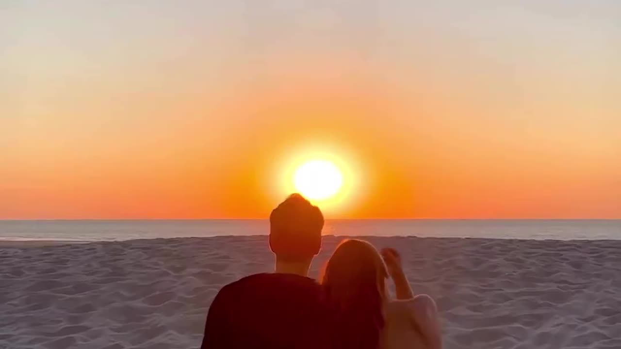 Small world #honeymoon #honeymoontrip #travel #honeymoontravel #honeymoonvacation #honeymoonreview