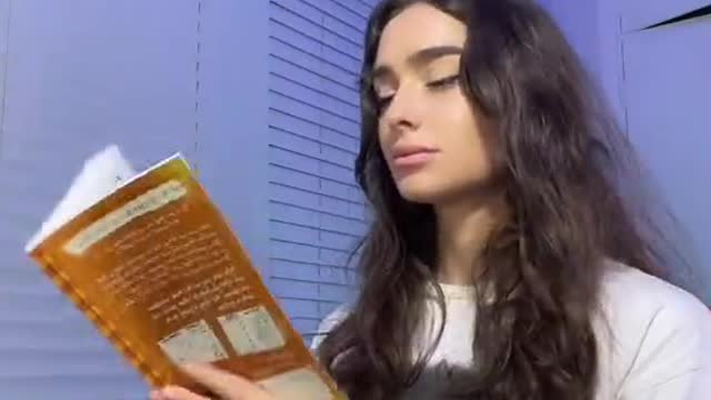 Brb, just going to ReAd My Bo0k☺️…