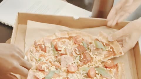 Pizza box square or round in shape