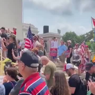 NGƯỜI YÊU NƯỚC HOA KỲ BANG WISCONSIN ĐANG BIỂU TÌNH ĐÒI KIỂM PHIẾU LẠI 🇺🇸PATRIOTS IN WISCONSIN ARE HOLDING AN ‘AUDIT THE VOTE’ RALLY