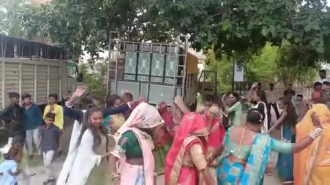 DJ dance with local marriage