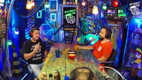 O RAFINHA TEM PRESENÇA DE PALCO - ANDRÉ SANTI Cortes do Inteligência Ltda.