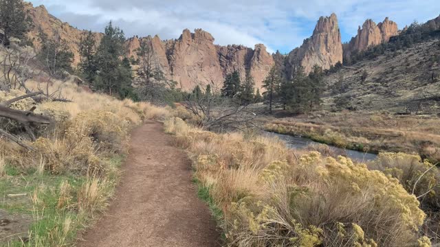 Central Oregon – Smith Rock State Park – High Desert Canyon