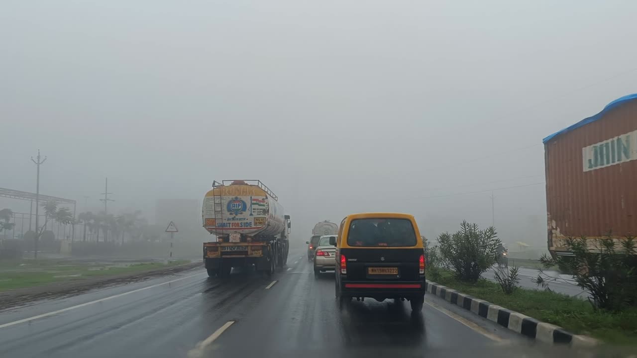 Nasik se Mumbai road traffic