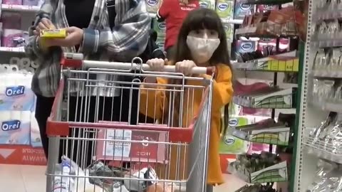 STEALING PEOPLES GROCERIES - PRANK