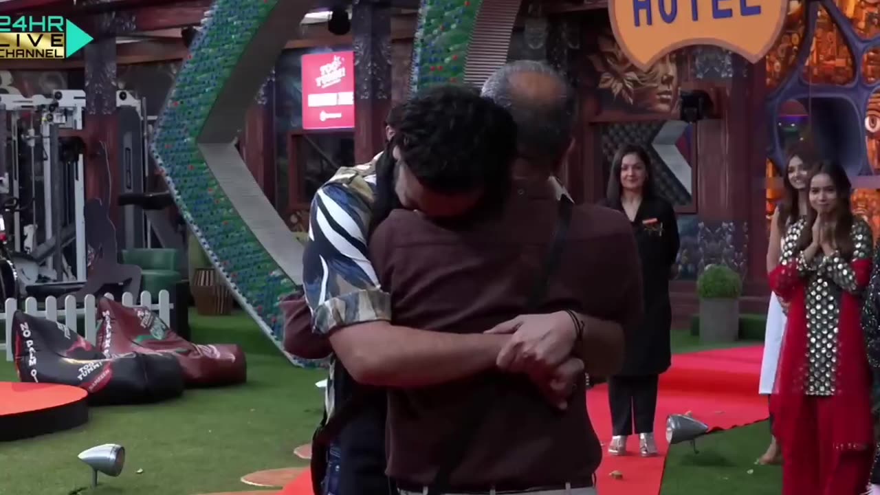 Elvish yadav father entry in biggboss ott2