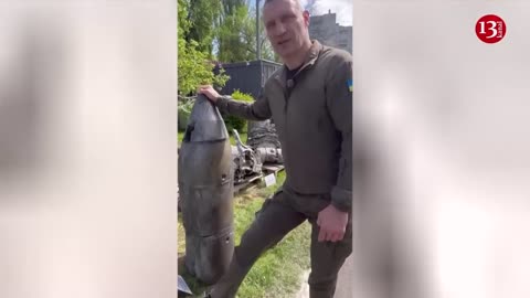 Vitali Klitschko shows remnants of Russians’ “Kinjal” hypersonic missile downed by “Patriot”