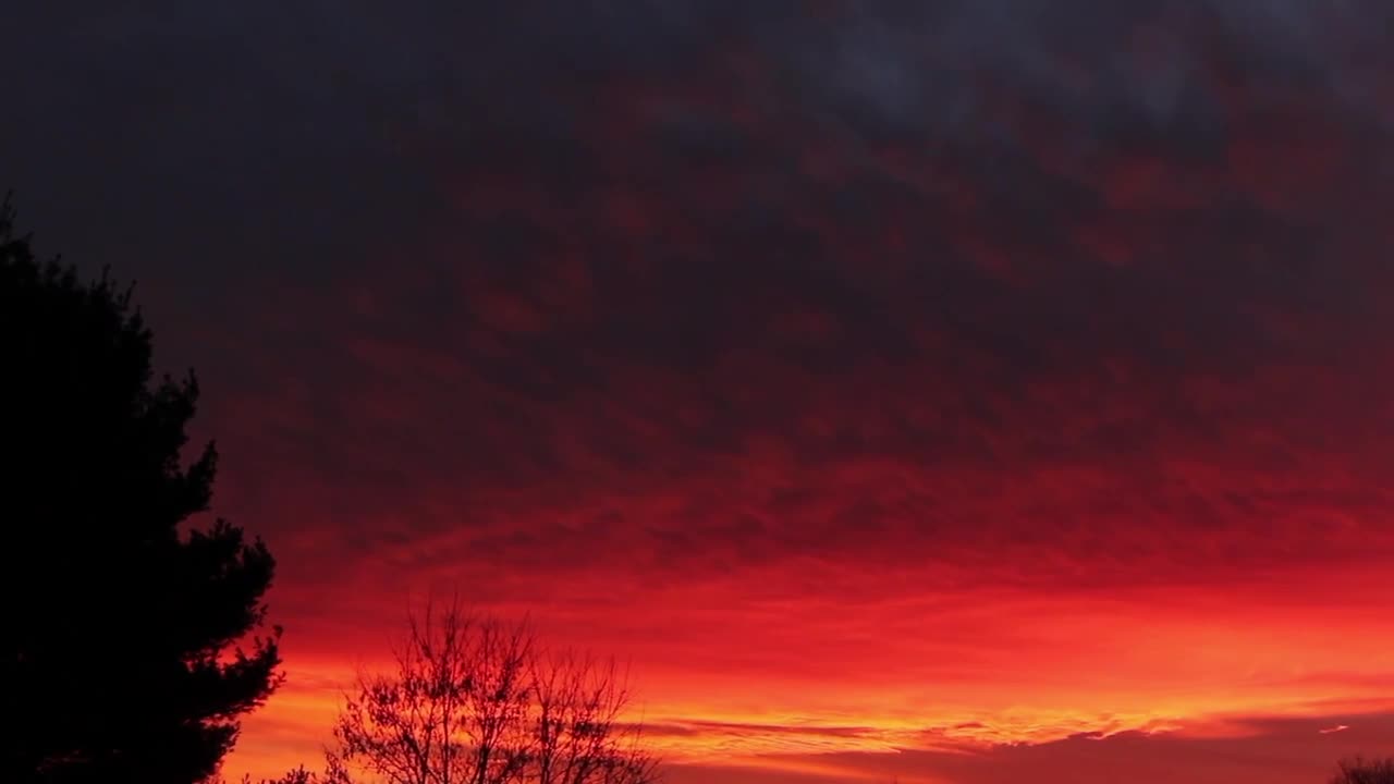 Beautiful nature - You will undoubtedly be amazed by the view of this cloud with the setting sun.